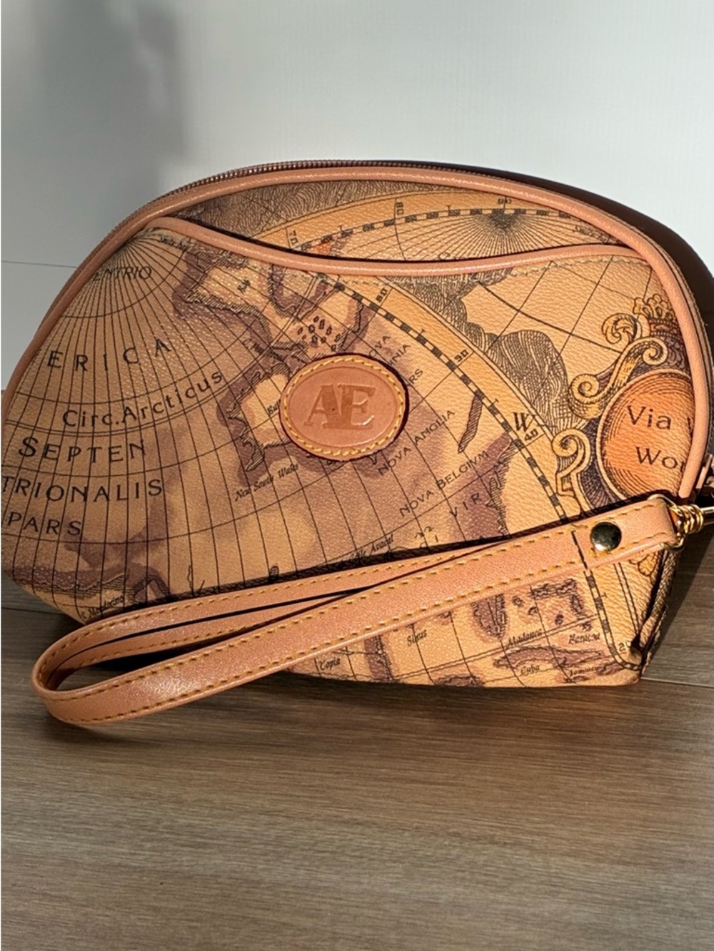 Vintage American Eagle Outfitters Map-Print Wristlet in Yellow and Tan